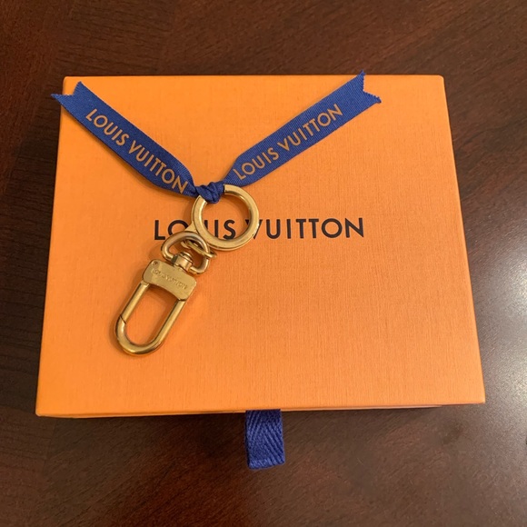 Louis Vuitton Accessories - LOUIS VUITTON - ANOKRE GOLD KEY RING